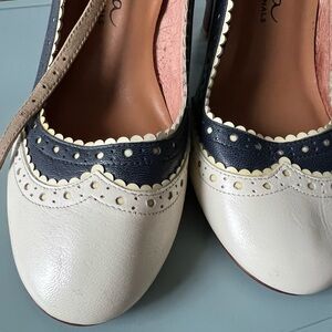Nina Originals Navy and Cream Scalloped Heels